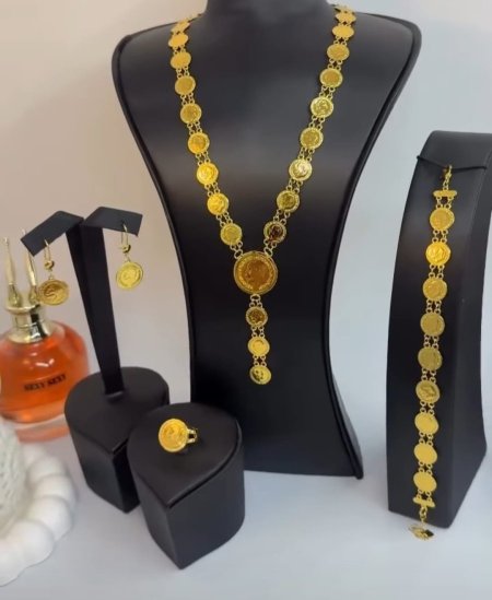 طقم ليرات طويل